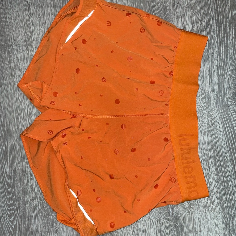 NWOT lululemon logo shorts size 8